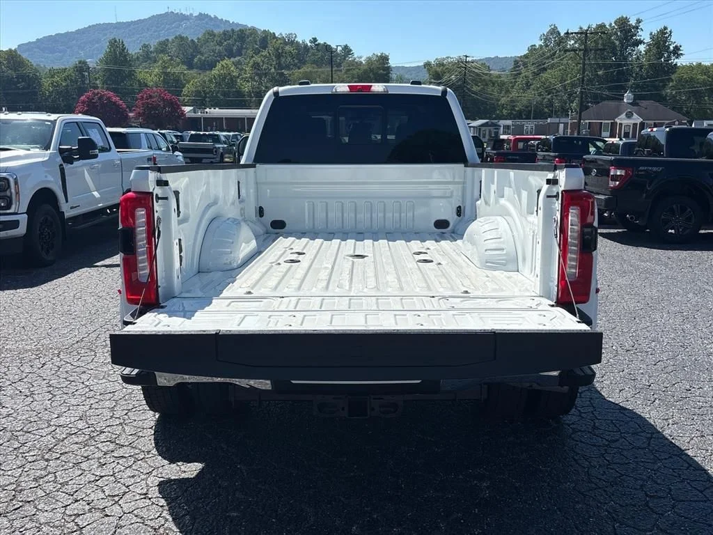 Used 2023 White Ford Lariat image 7