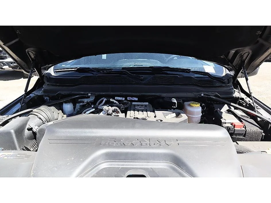 New 2025 Granite Crystal Metallic Clear-Coat Exterior Paint RAM Big Horn image 35