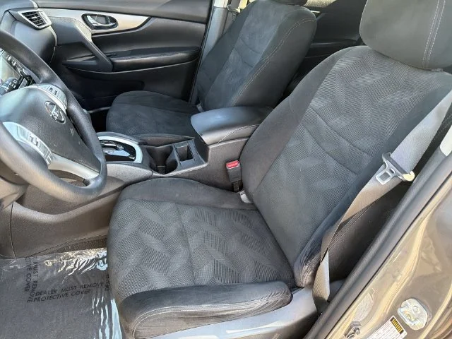 Used 2016 Gray Nissan SV image 32