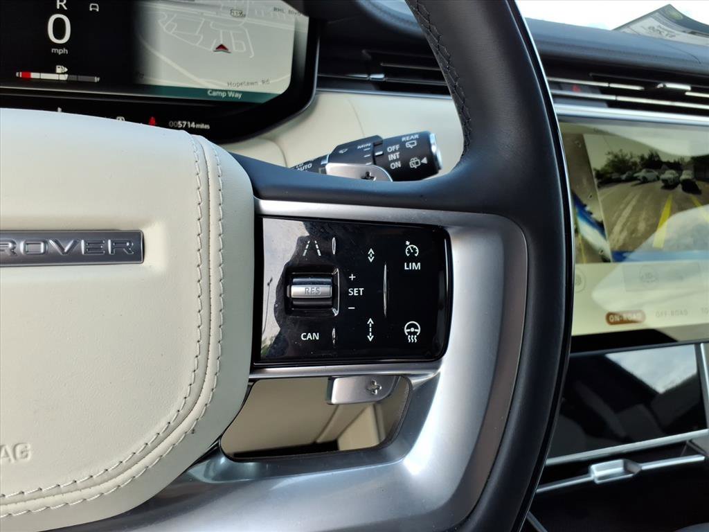 Used 2025 Velocity Blue SV Bespoke Ultra Gloss Land Rover SE image 17