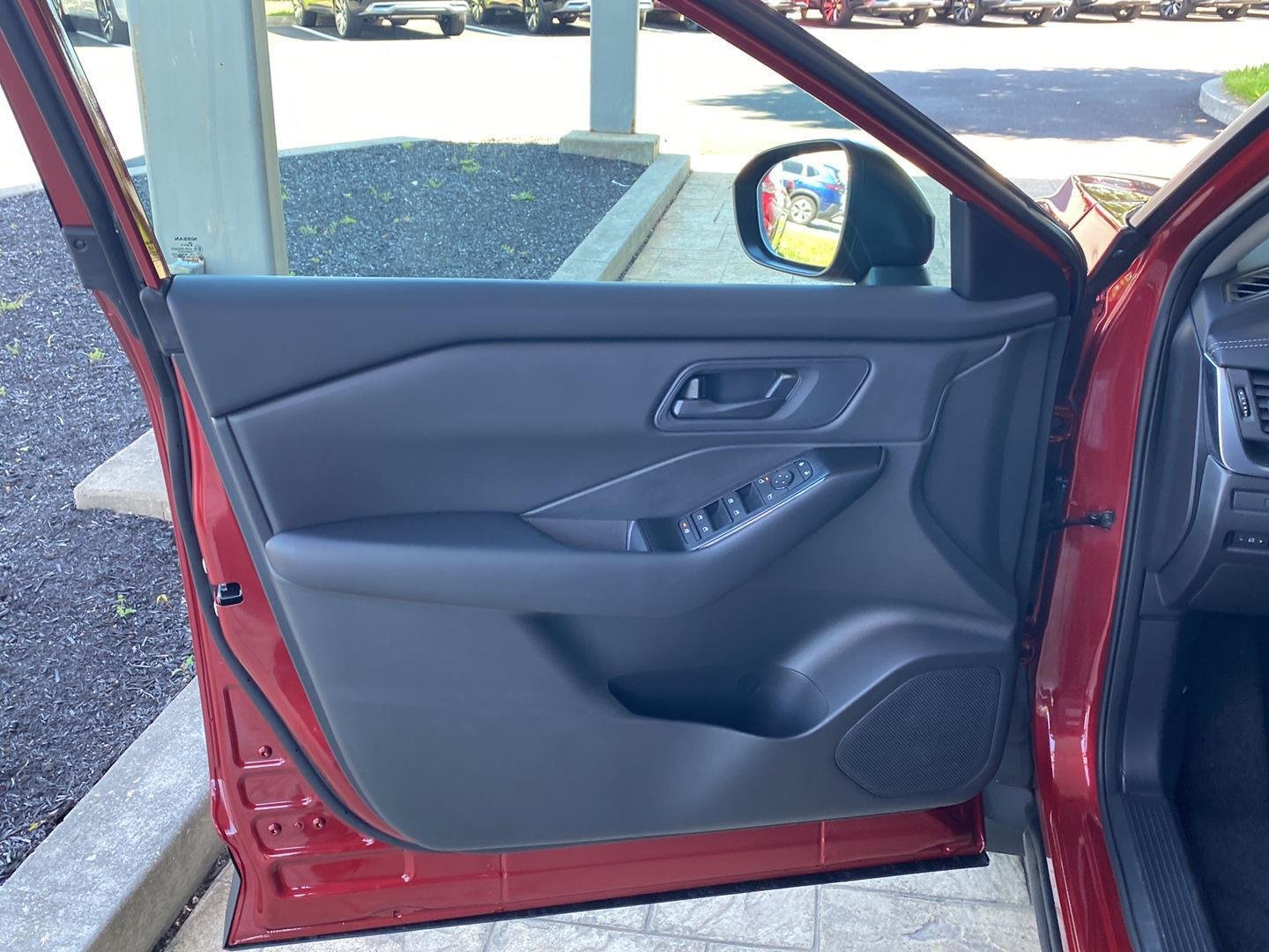 Used 2025 Scarlet Ember Tintcoat Nissan S image 15