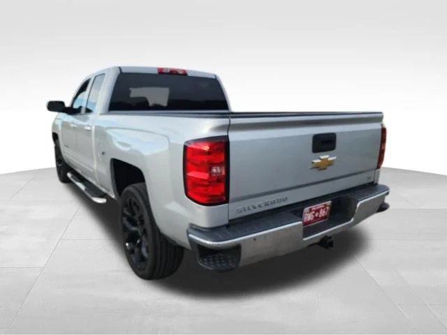 Used 2015 Silver Chevrolet LT image 5