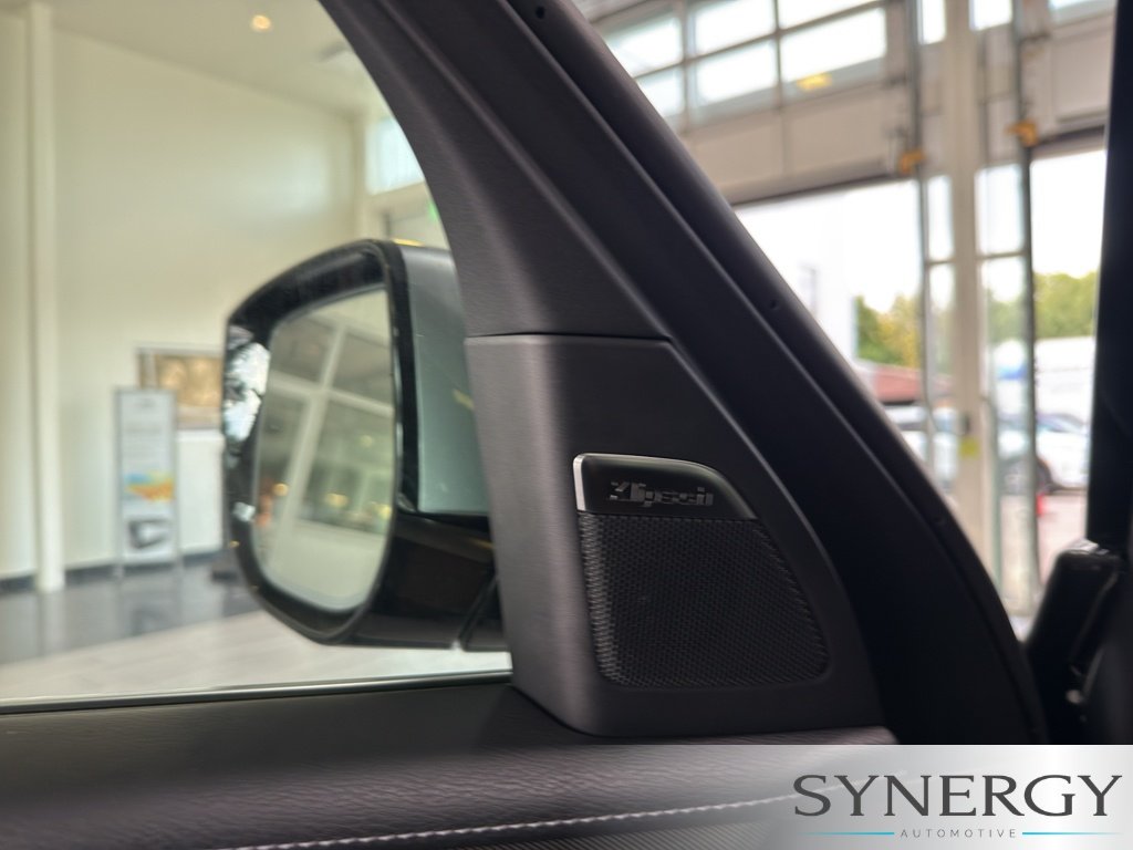New 2027 Dynamic Metal INFINITI LUXE image 19