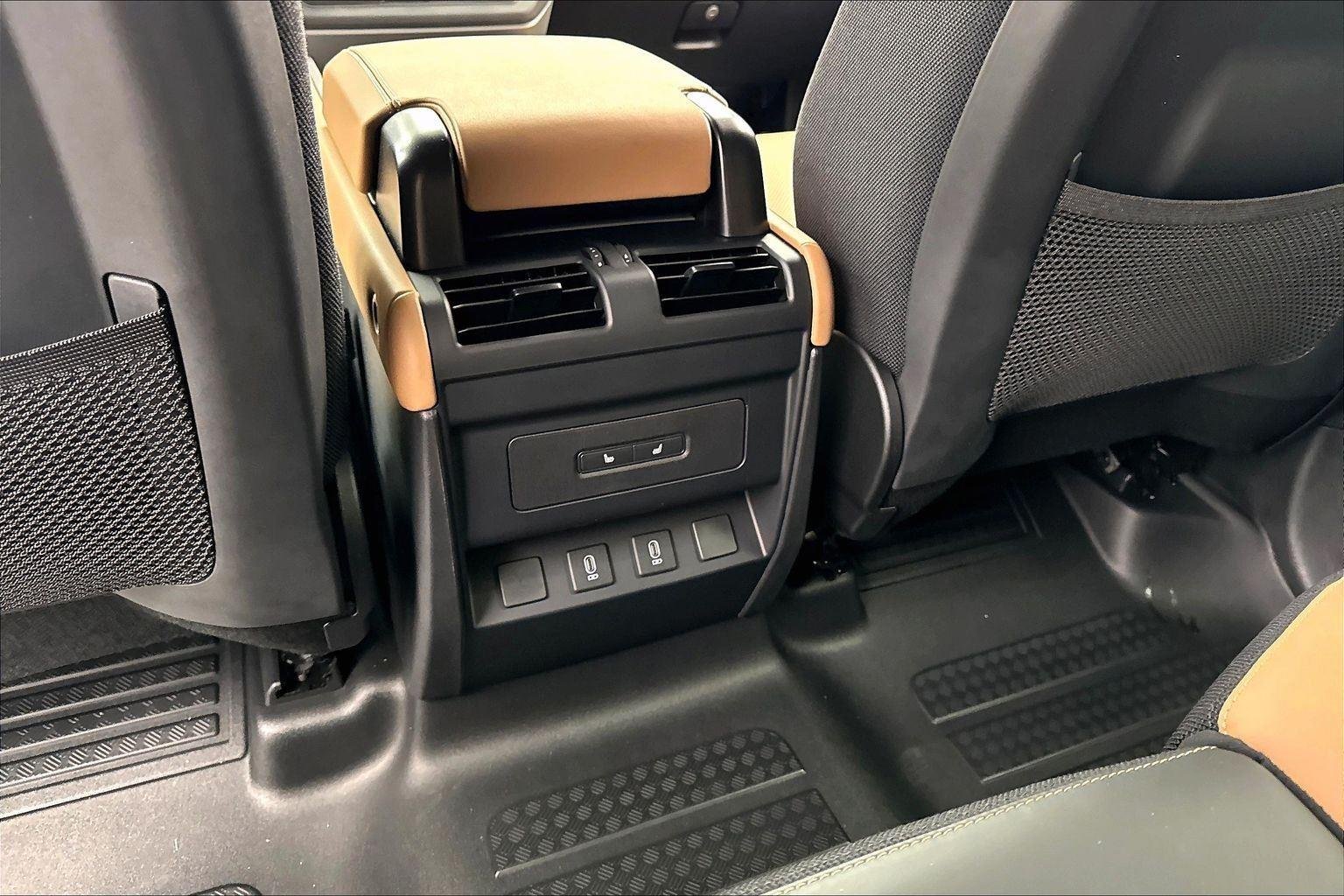 New 2026 Santorini Black Metallic Land Rover X image 13