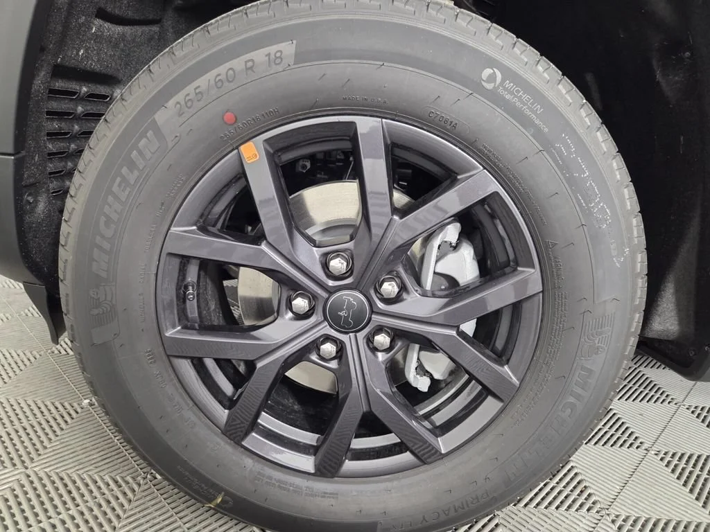 New 2027 Sting-Gray Clearcoat Jeep Laredo Altitude image 7