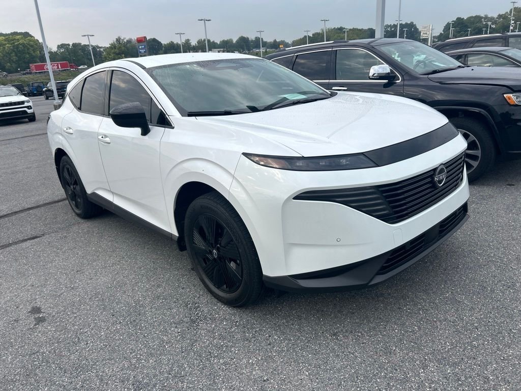 Used 2025 White Nissan SV image 3