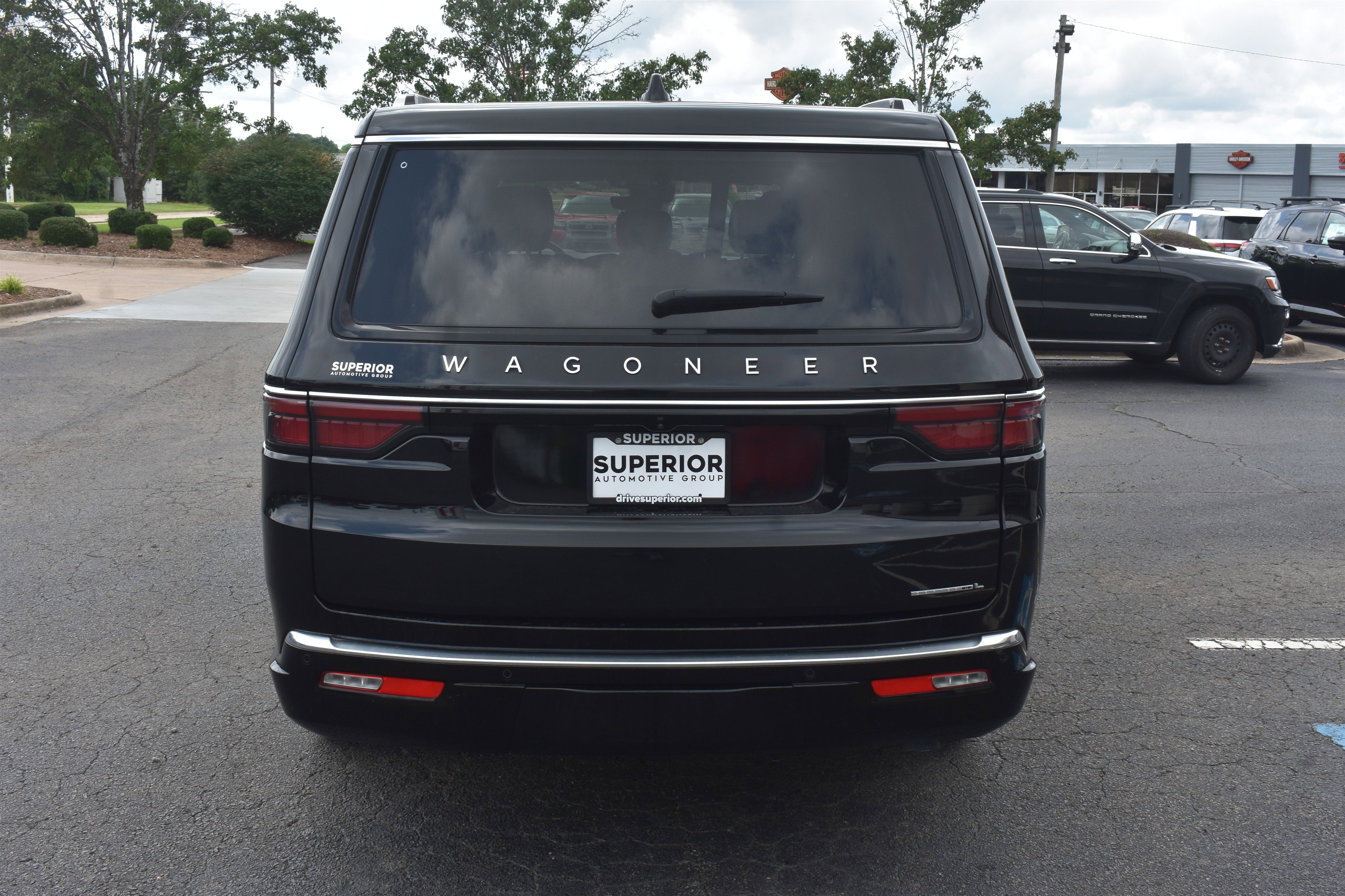 Used 2023 Diamond Black Crystal Pearlcoat Jeep Series II image 6