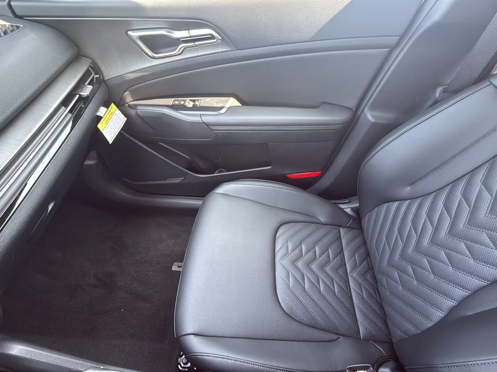 New 2026 Glacial White Pearl Kia X-Line image 25