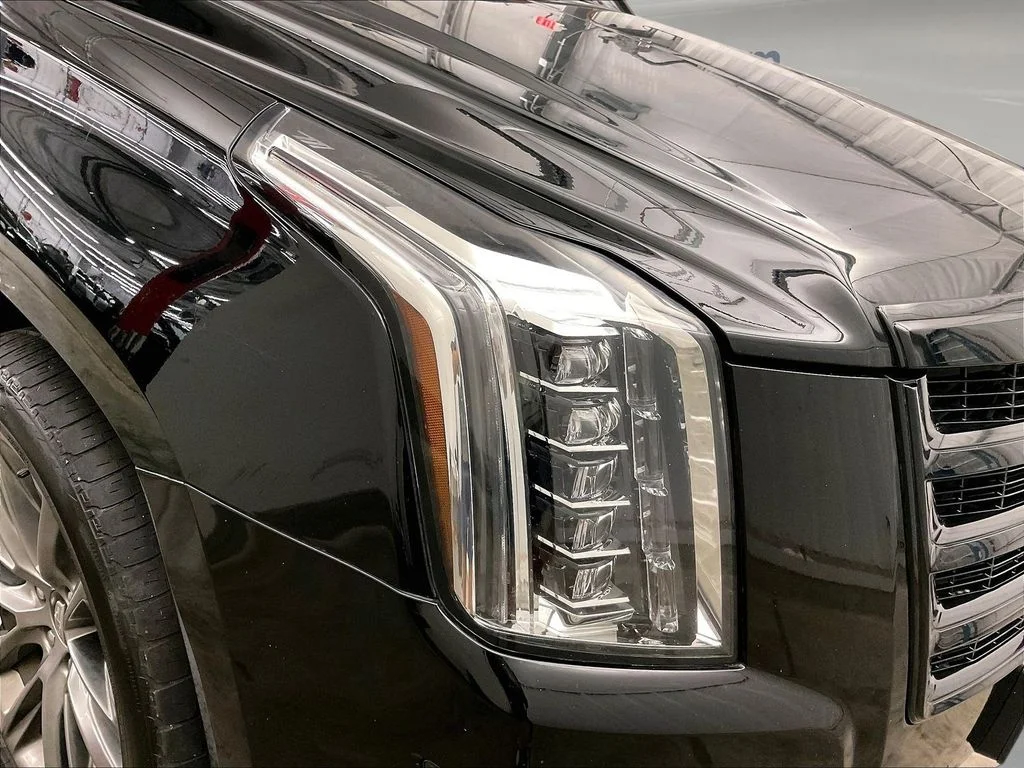 Used 2019 Black Cadillac Premium image 34