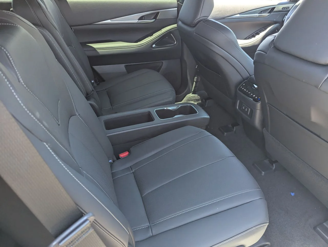 New 2027 HARBOR GRAY INFINITI Sport AWD image 27