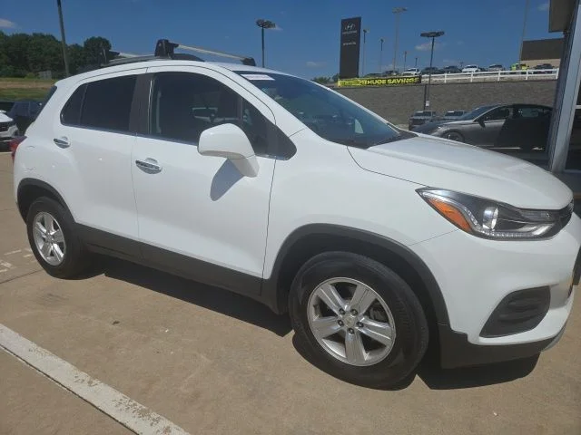 Used 2017 Chevrolet Trax LT with VIN KL7CJPSB3HB135830 for sale in Jefferson City, MO