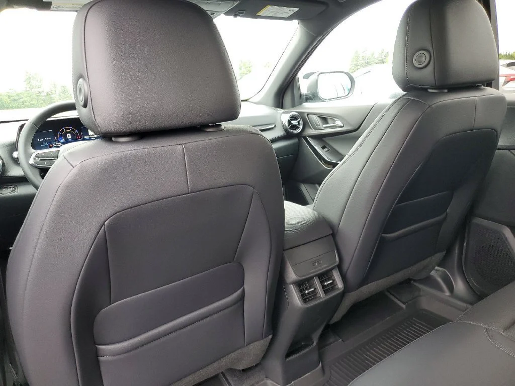 New 2027 Sterling Gray Metallic Chevrolet LT image 28