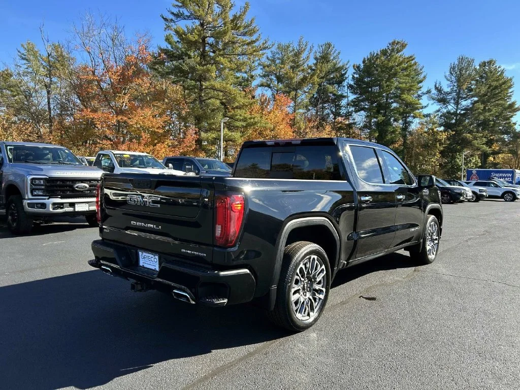 Used 2023 Onyx Black GMC Denali Ultimate image 3