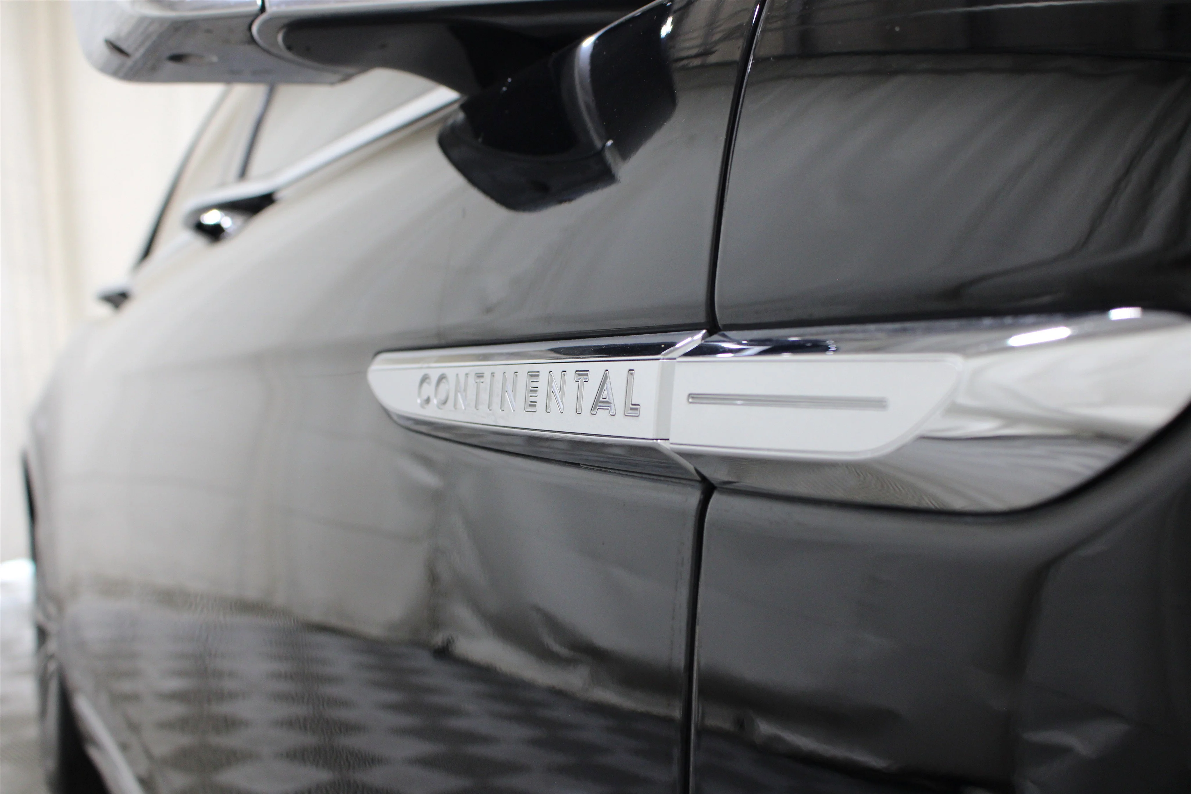 2018 Lincoln Continental Reserve - Photo 28
