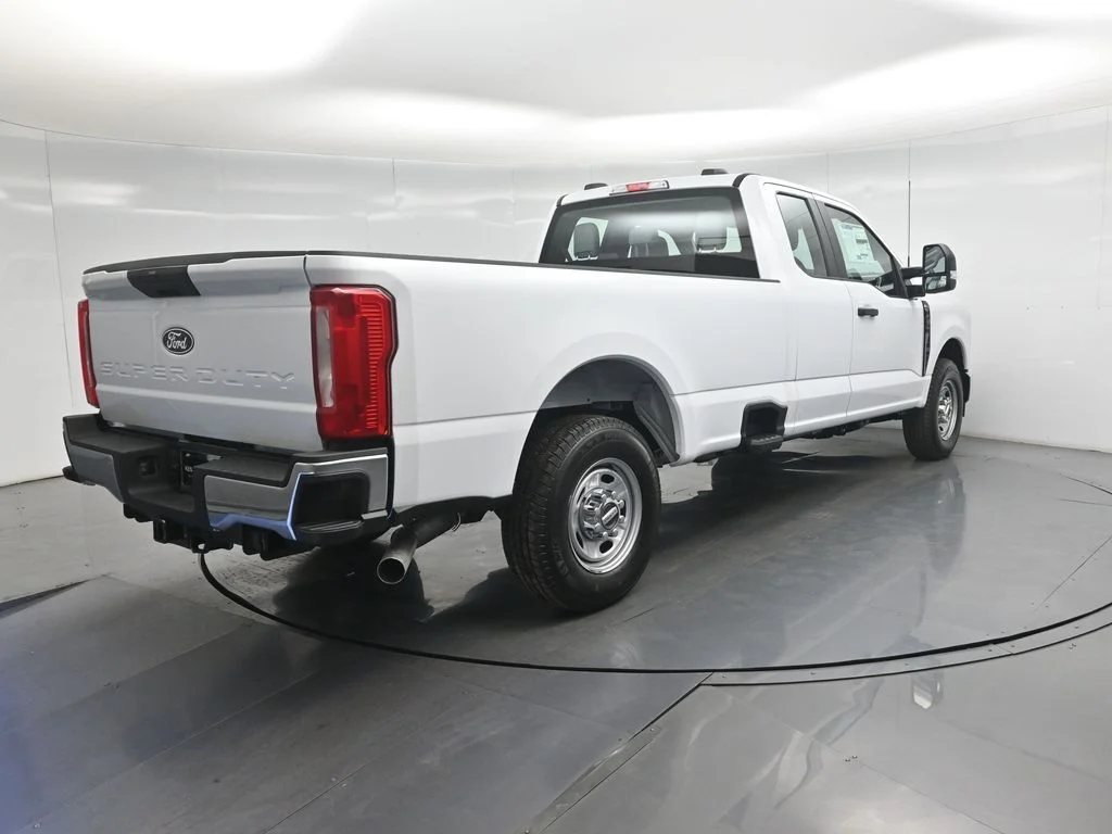 New 2027 Oxford White Ford XL image 22