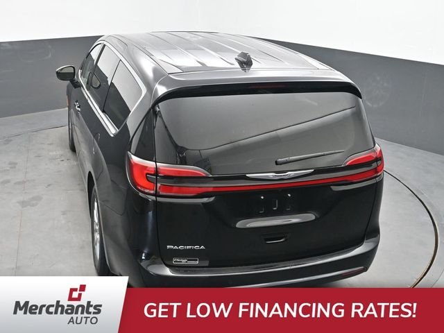Used 2024 Black Chrysler Touring L image 25