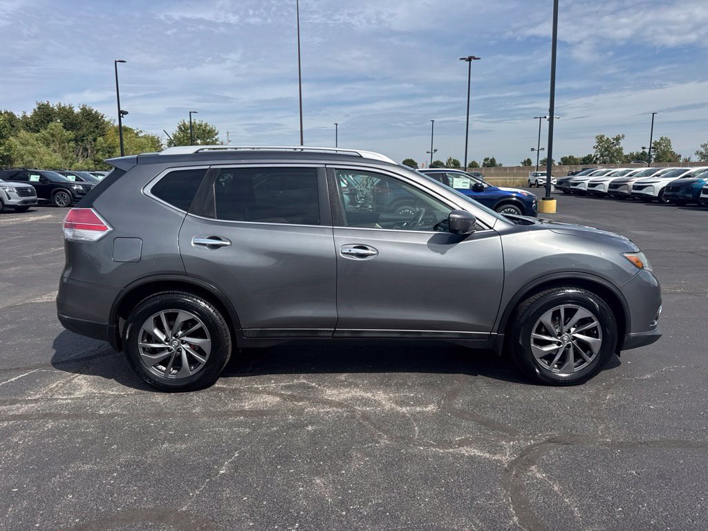 Used 2016 Nissan Rogue SL with VIN 5N1AT2MT6GC795510 for sale in Clarksville, IN