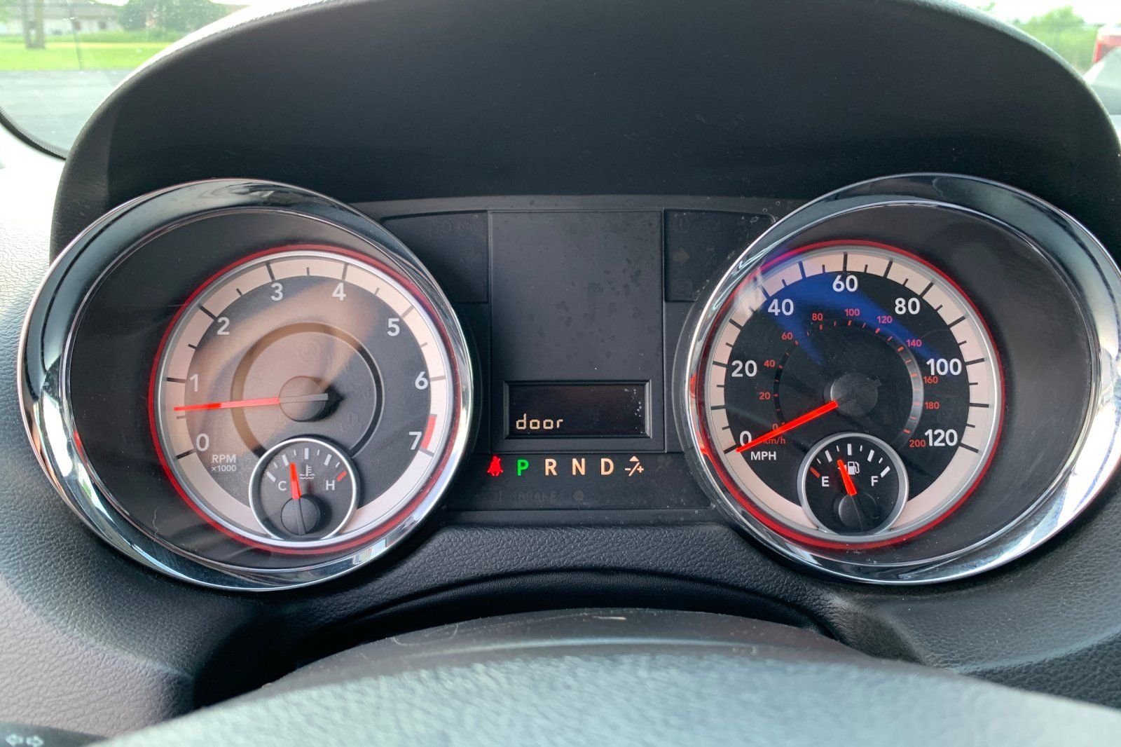 Used 2015 Red Dodge SE image 28