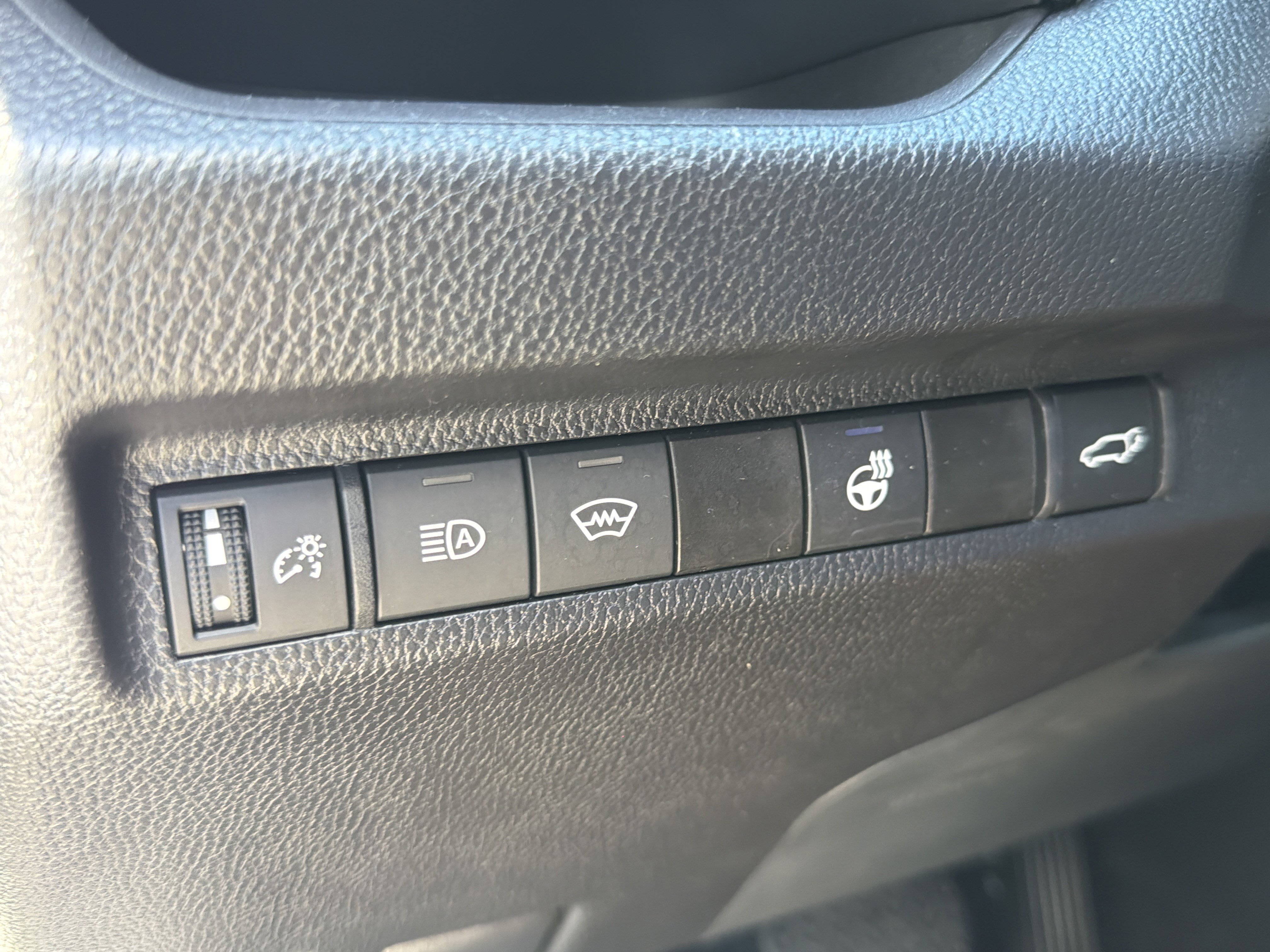 2024 Toyota RAV4 XSE - Photo 31