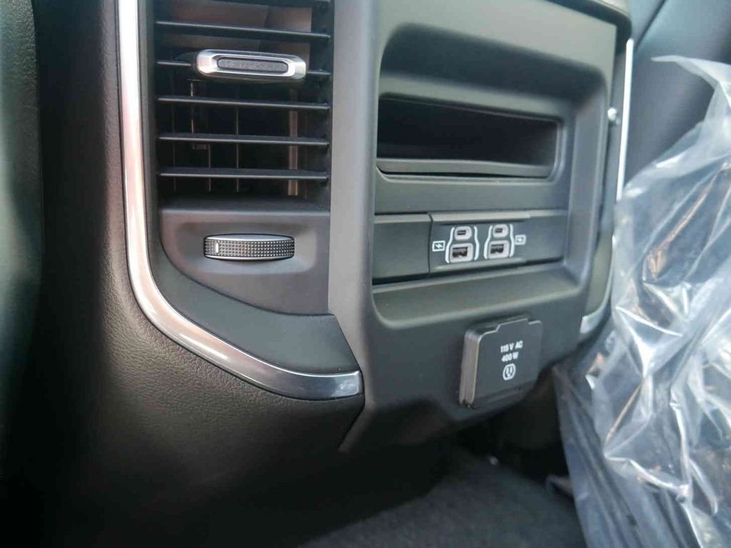 New 2026 Silver-Zynith Exterior Paint RAM LARAMIE image 20