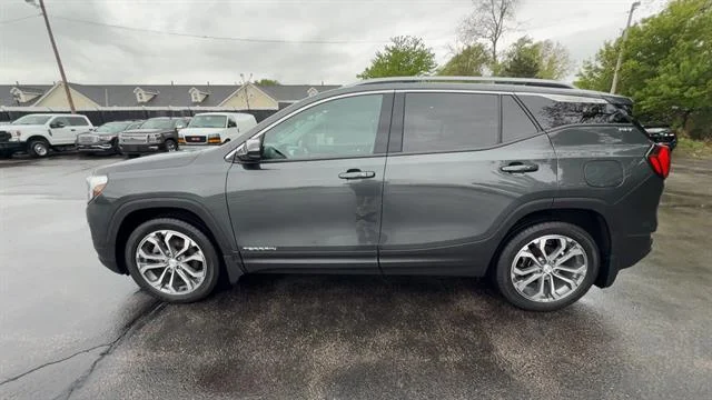 Used 2018 GRAPHITE GRAY METALLIC GMC SLT image 5