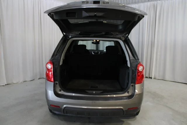 Used 2010 Gray Chevrolet LT image 29