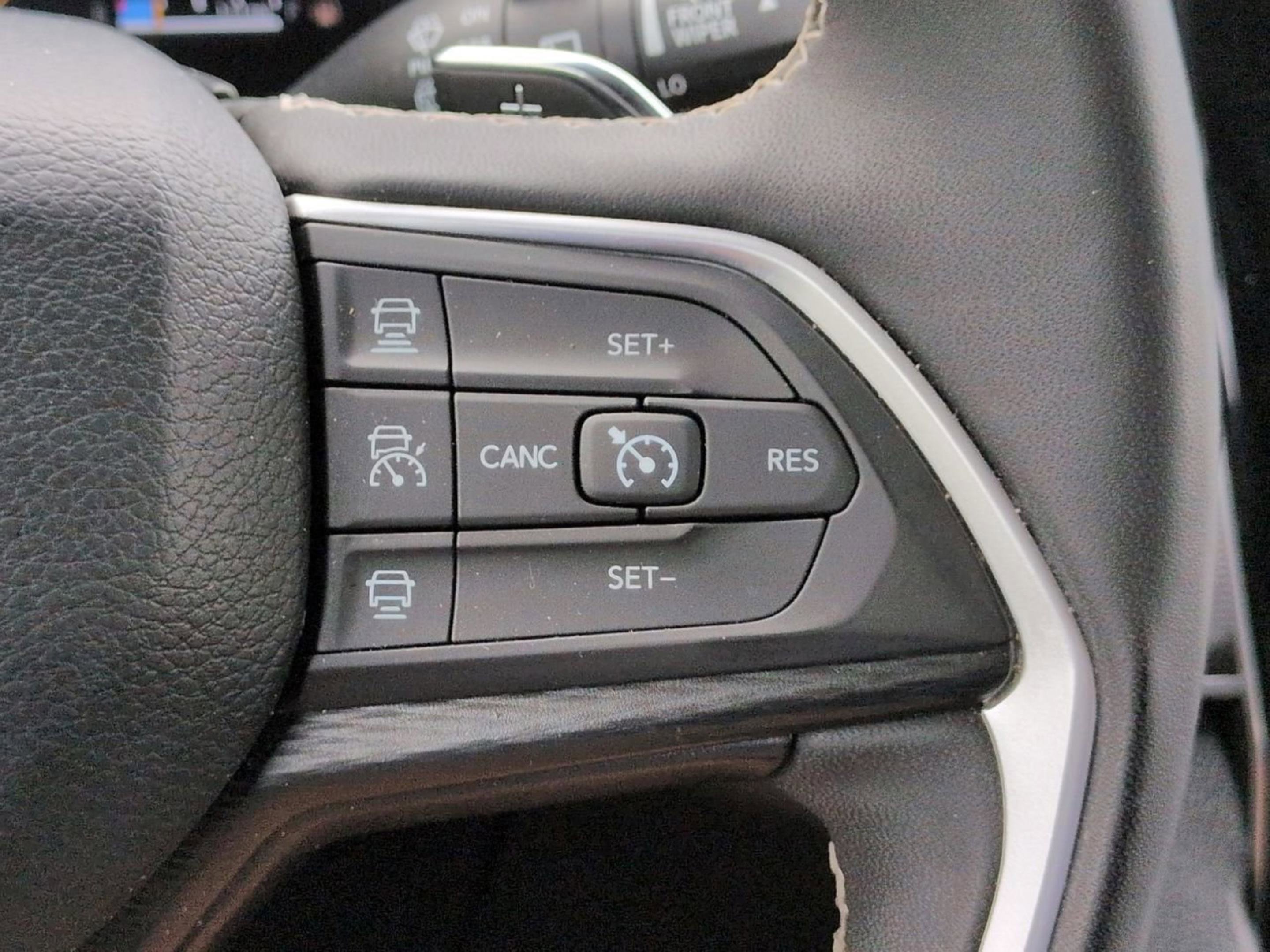 Used 2024 Baltic Gray Metallic Clearcoat Jeep Altitude image 26