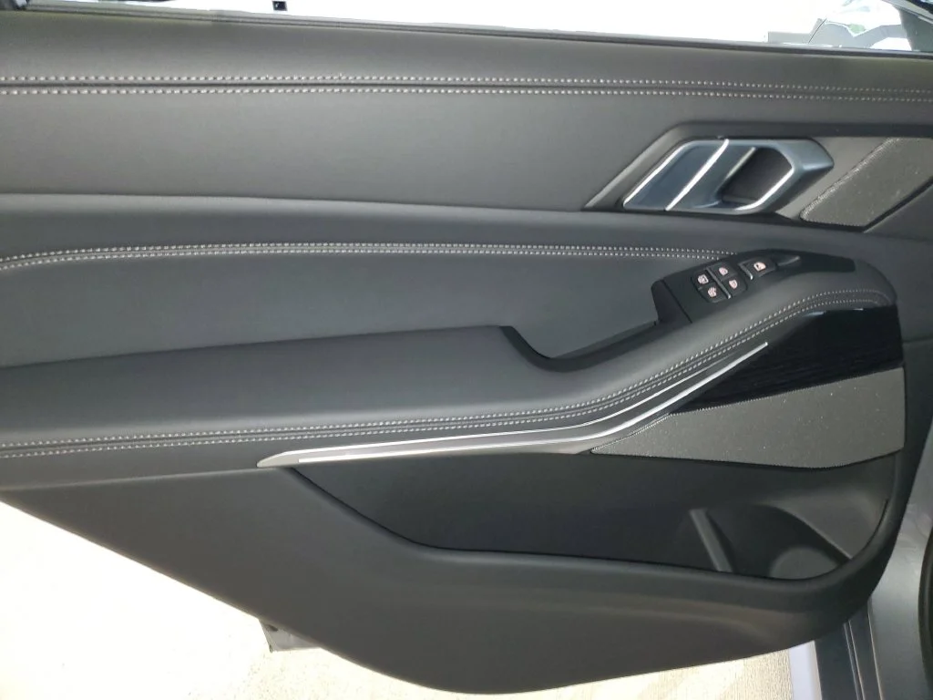 New 2027 Gray BMW xDrive40i image 9