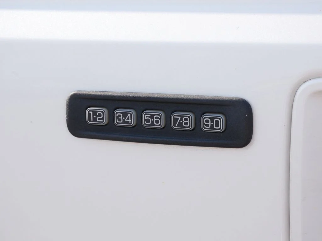 Used 2012 White Ford Lariat image 14