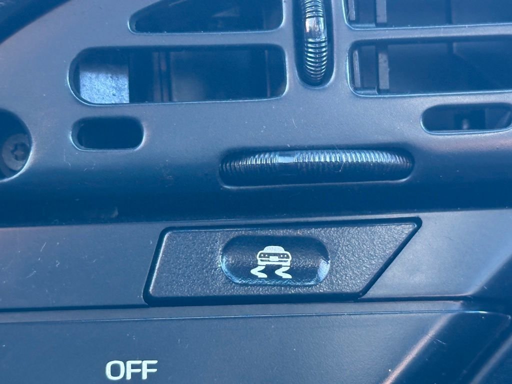 Used 1995  Chevrolet Base image 35