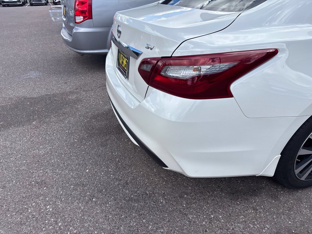 Used 2018 White Nissan 2.5 SV image 16