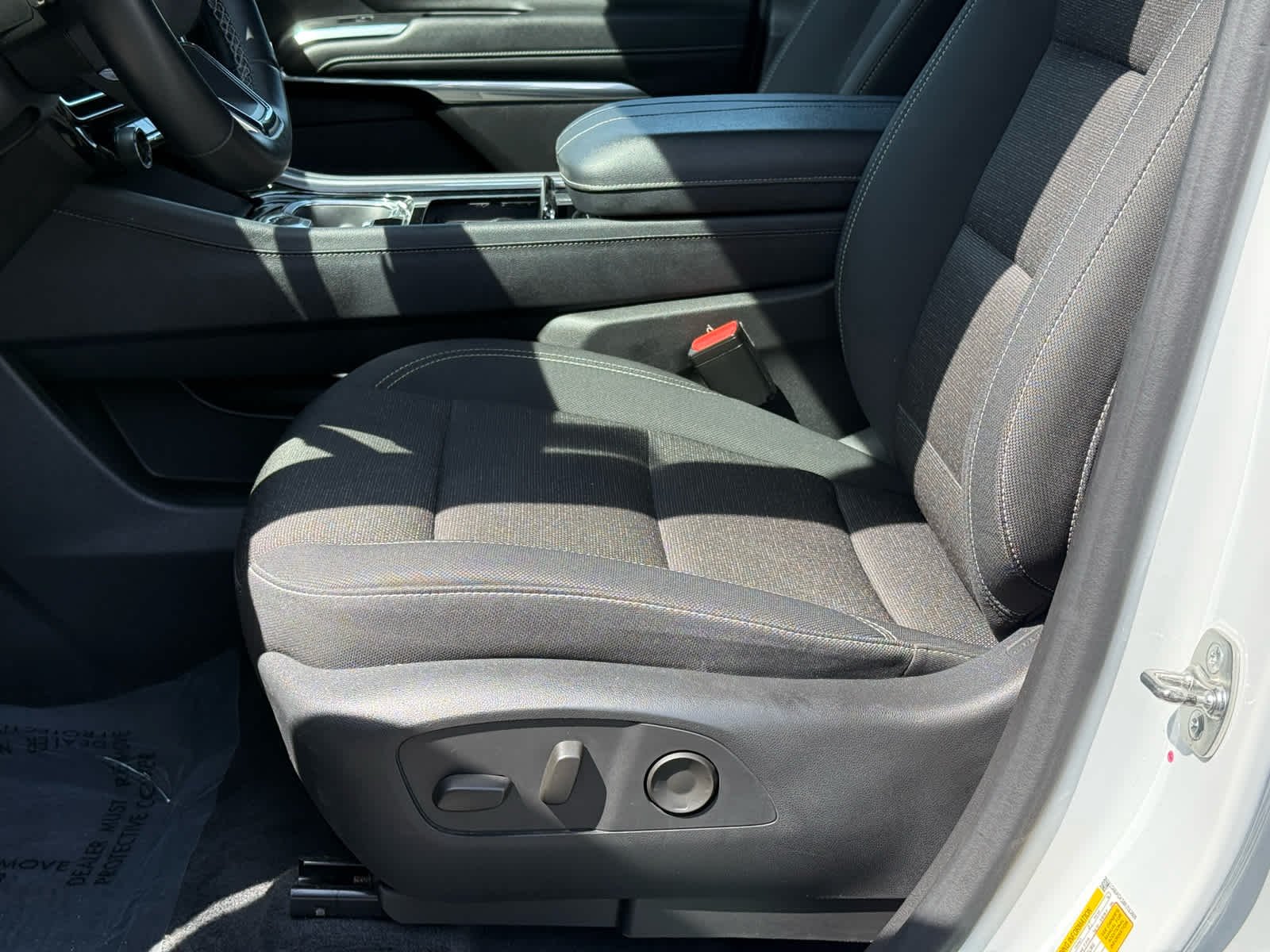 Used 2024 Summit White Chevrolet FWD LT image 13