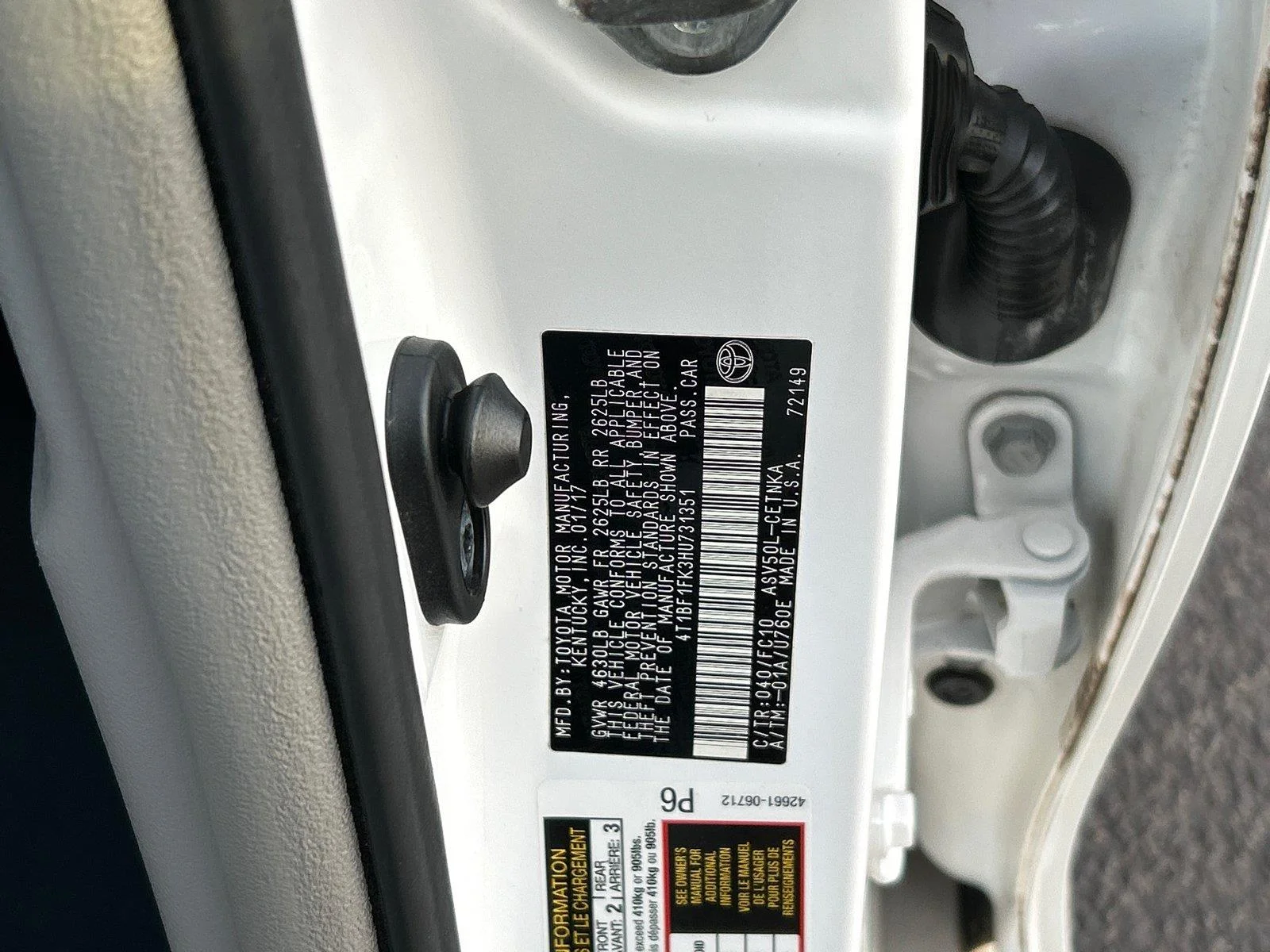 Used 2017 Super White Toyota XSE image 13