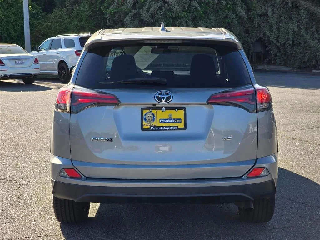 Used 2018 Silver Toyota LE image 25