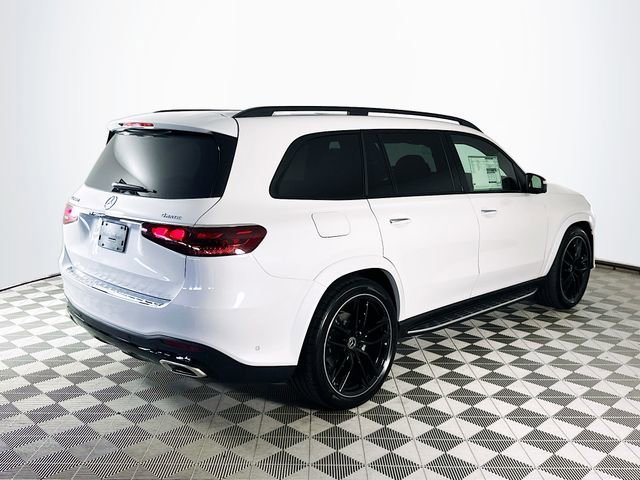 New 2026 MANUFAKTUR Moonlight White Metallic Mercedes-Benz GLS 580 image 40