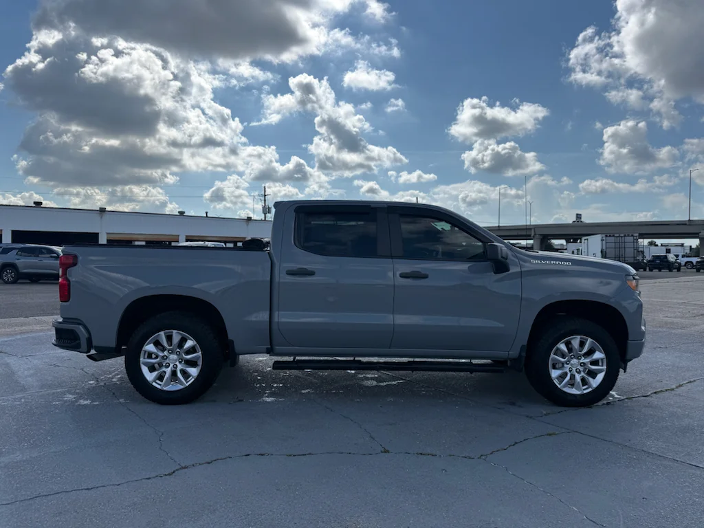 Used 2024 Slate Gray Metallic Chevrolet Custom image 4