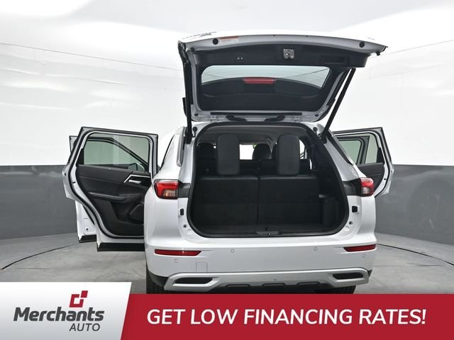 Used 2024 White Mitsubishi SE image 47