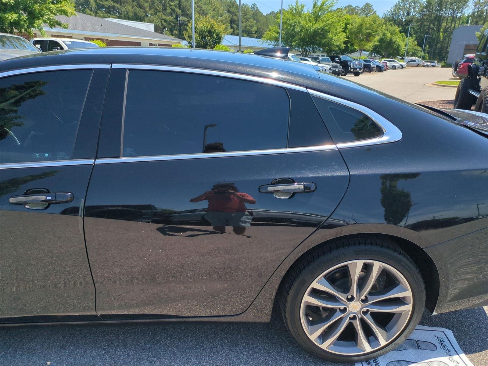 Used 2022 Mosaic Black Metallic Chevrolet LT image 31