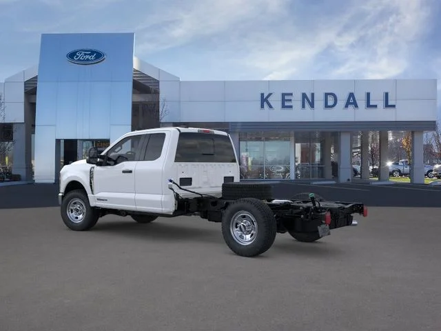 New 2026 Oxford White Ford XL image 4