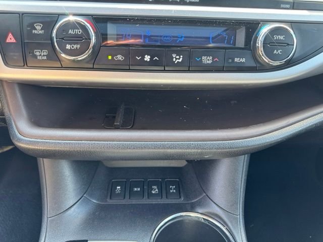 Used 2019 Midnight Black Metallic Toyota XLE image 15