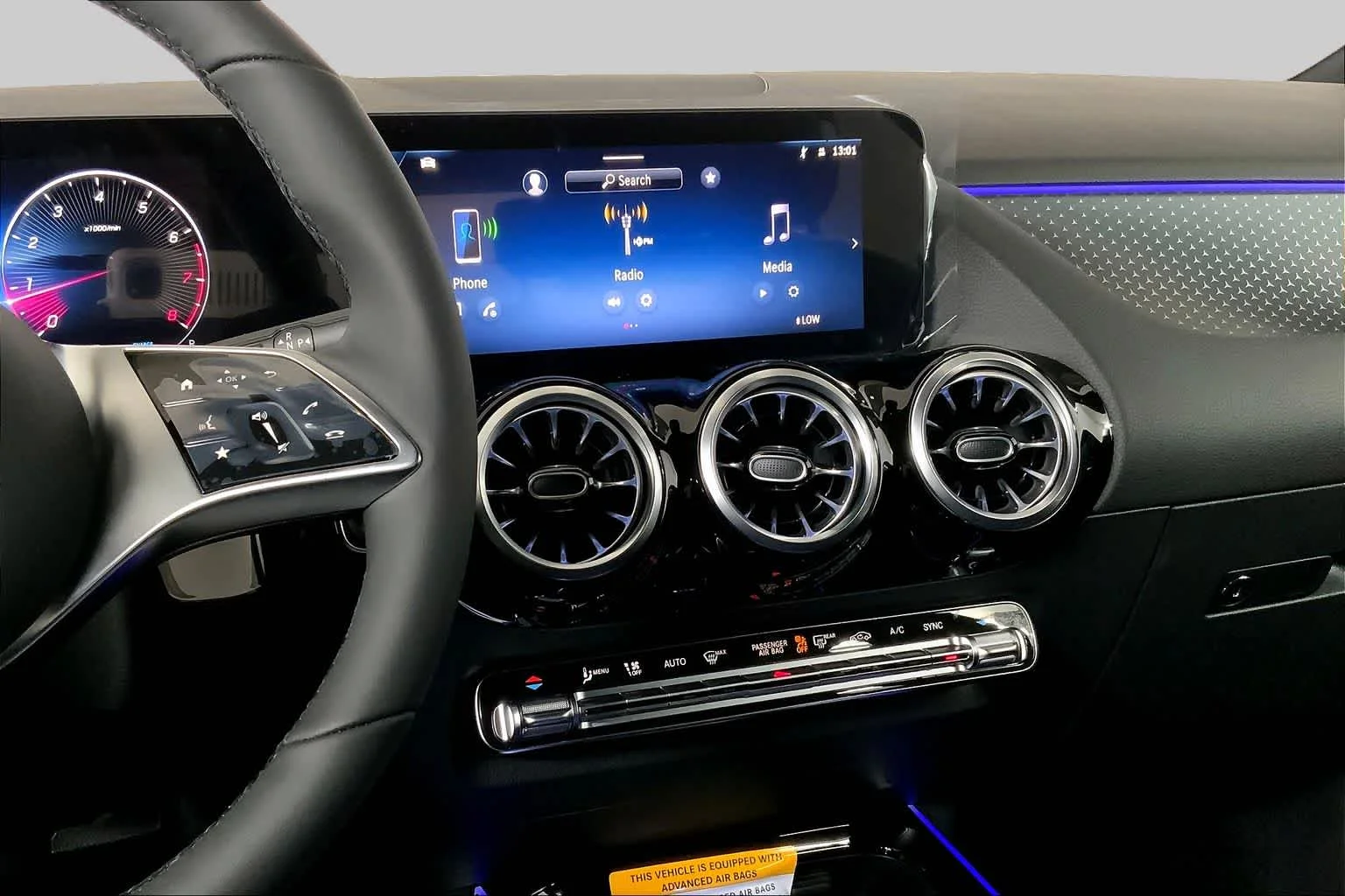2025 Mercedes-Benz GLA GLA250 - Photo 9