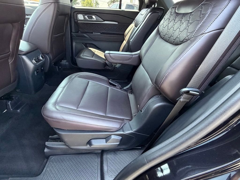 Used 2025 Black Ford Platinum image 36