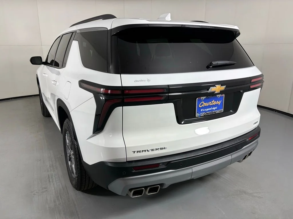 Used 2025 White Chevrolet LT image 6
