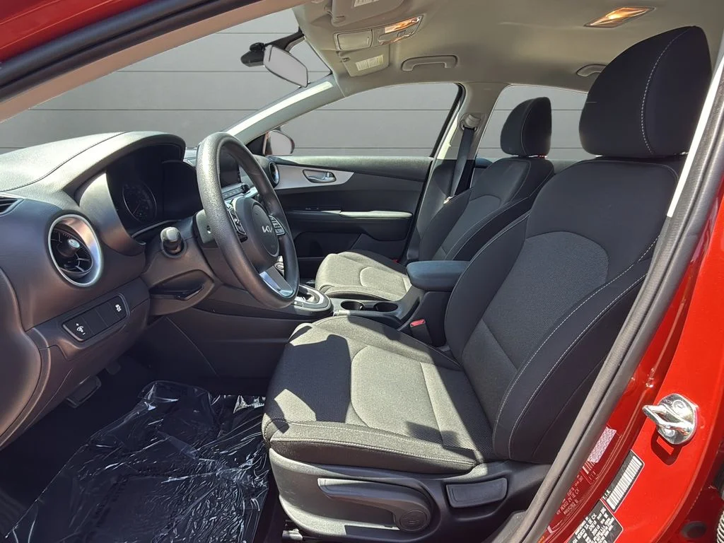 Used 2024 Red Kia LXS image 10