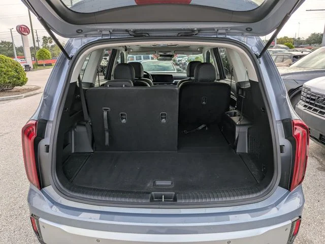 Used 2024 Silver Kia S image 9