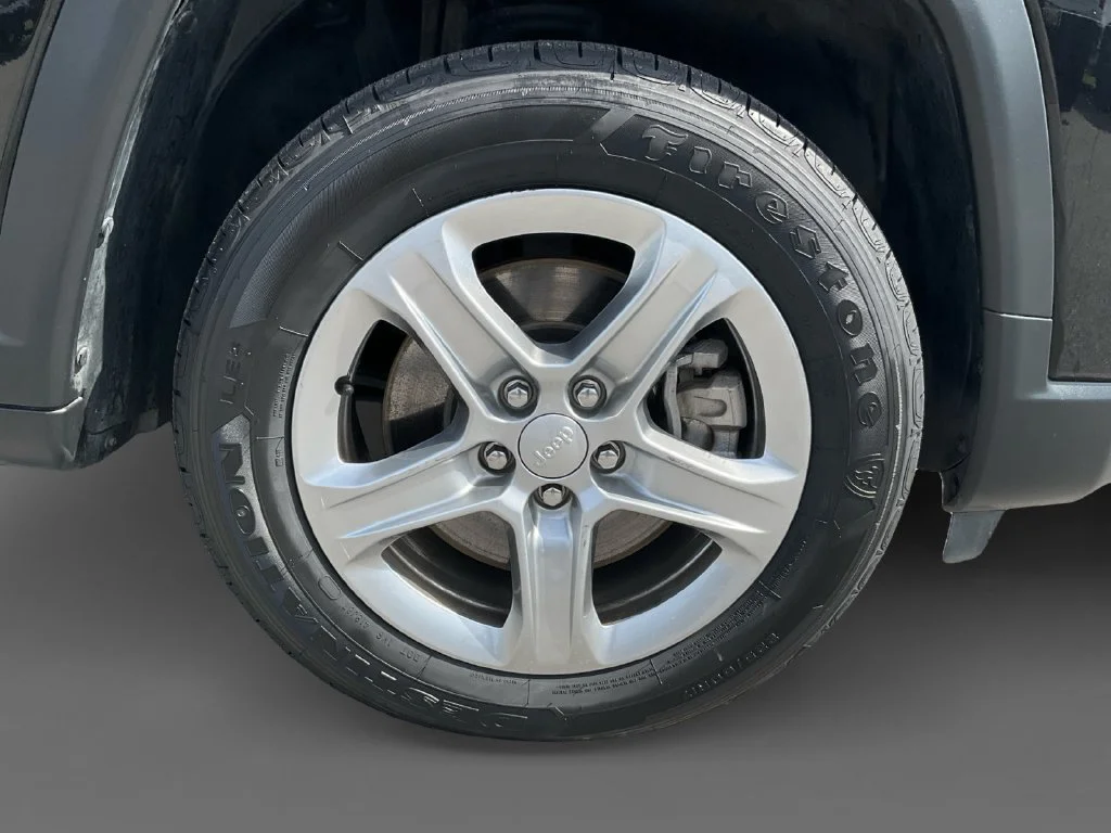 Used 2024 Black Jeep Latitude image 15