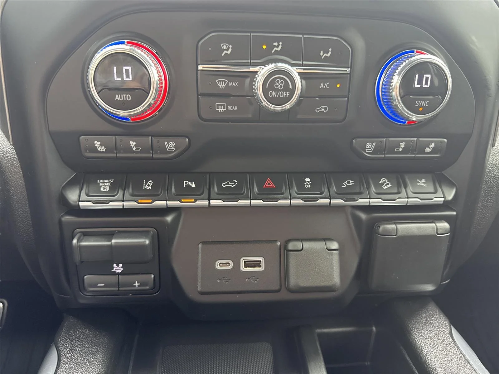 Used 2023 Onyx Black GMC Denali image 29