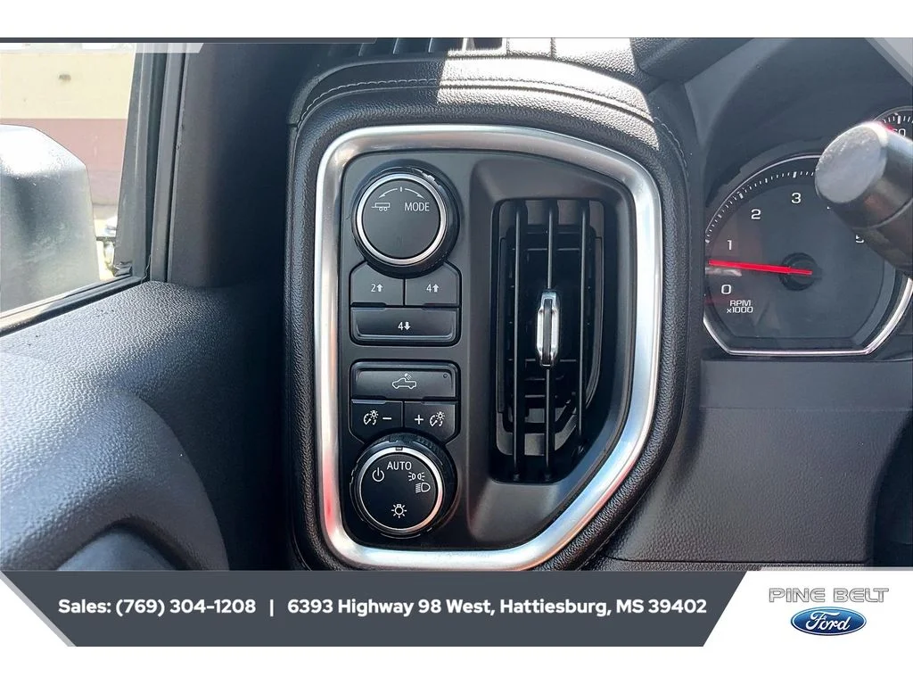 Used 2020 Summit White Chevrolet LT image 22