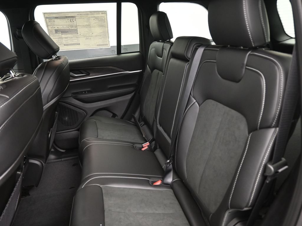 New 2026 Velvet Red Pearl-Coat Exterior Paint Jeep Altitude image 23