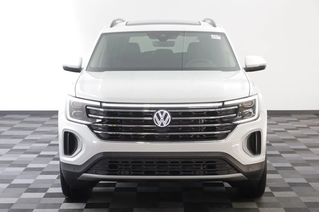 New 2026 Opal White Volkswagen SE w/Technology image 23